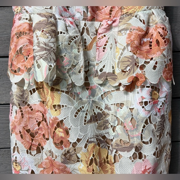 LIKE NEW Elliatt Adelynn Floral Lace Midi Dress Sz Medium - Picture 7 of 15
